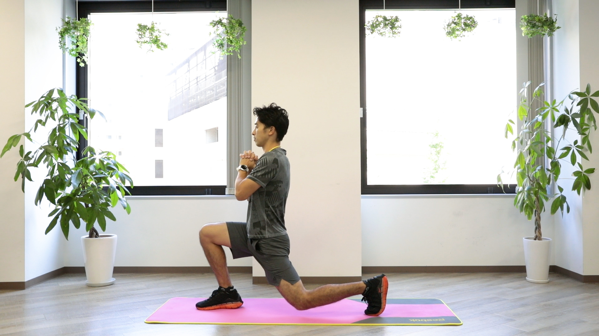 膝を強くするストレッチと筋力トレーニング